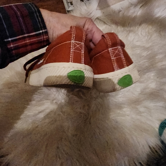 Cariuma Pantone Rust lace up sneakers 9 - Picture 11 of 14